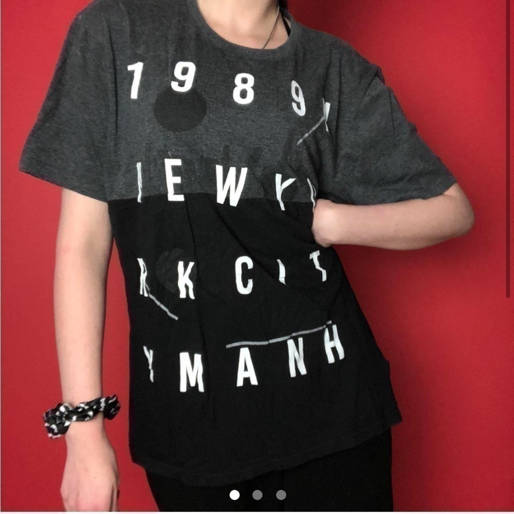Alternative graphic tee 🖤🤍​​​​​​​​​​​​​​​​​​​​​​​​​​